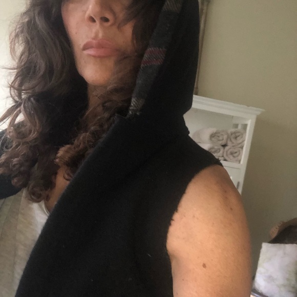 Crop Fleece handmade vest with hood - Picture 3 of 3